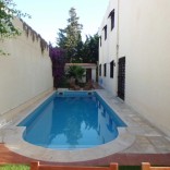 A vendre villa sur deux niveaux avec piscine