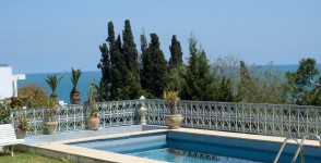 A louer Villa meublée vue sur mer avec piscine