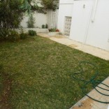 A louer une belle villa sur deux niveaux avec jardin