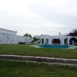 A louer une villa de plain-pied avec piscine