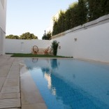 A vendre villa sur deux niveaux avec piscine