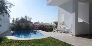 A vendre villa haut standing avec piscine