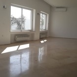 A louer villa moderne sur 3 niveaux
