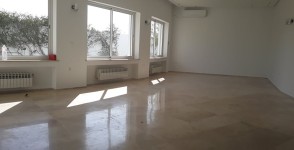 A louer villa moderne sur 3 niveaux