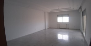 A louer un appartement S4 avec un jardin